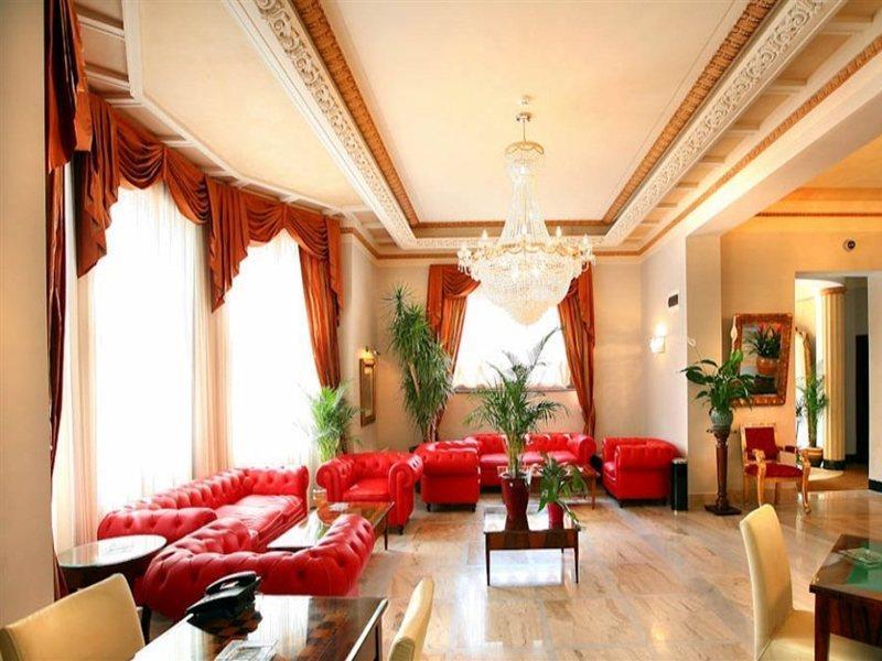 Vigo Hotel Ploieşti Buitenkant foto